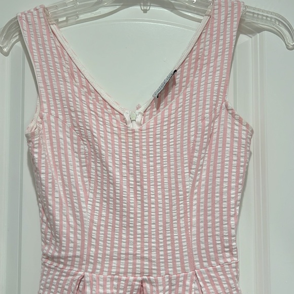 🫶🏼Adorable Light Pink and White Striped Dress in Size Small - Picture 2 of 7